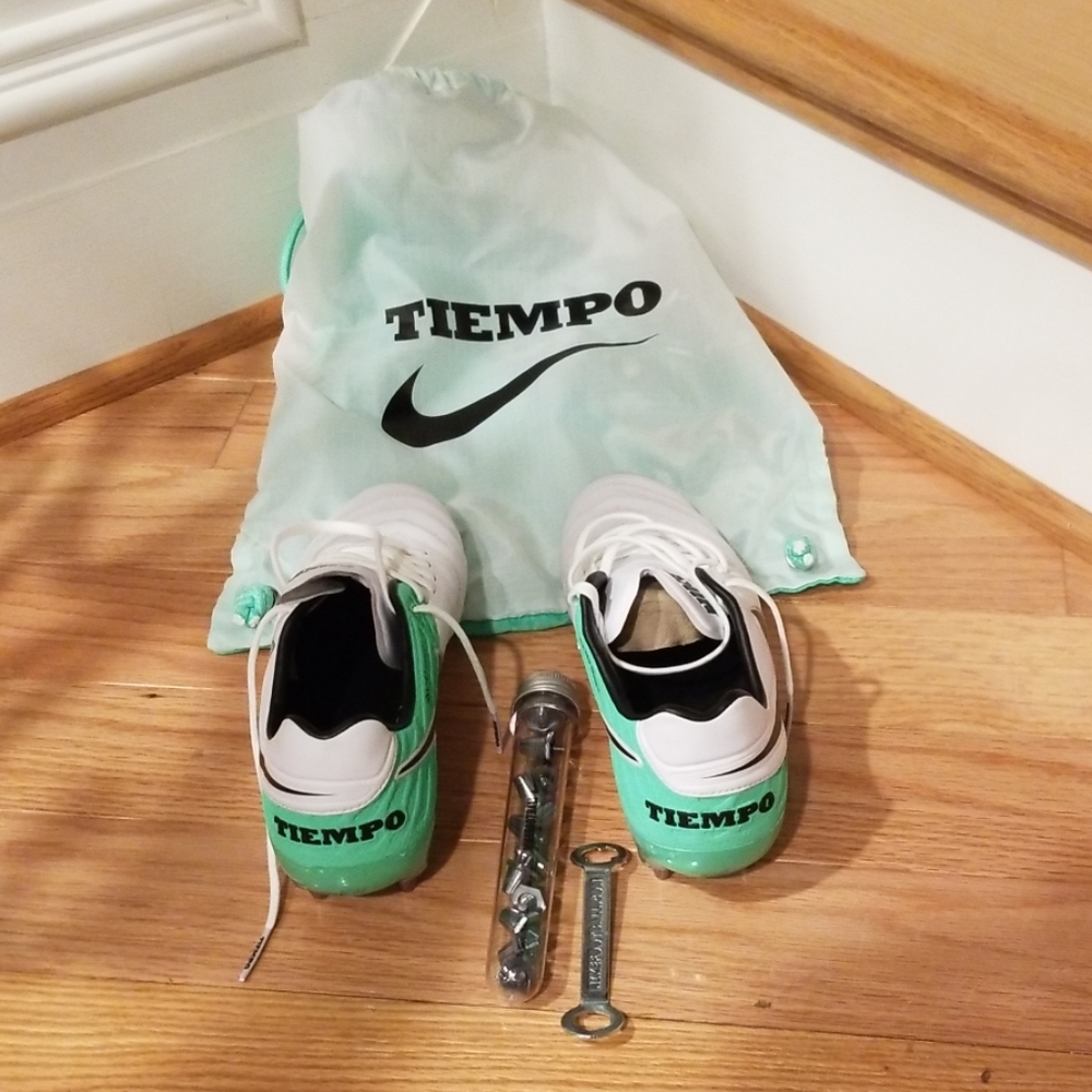 Nike tiempo